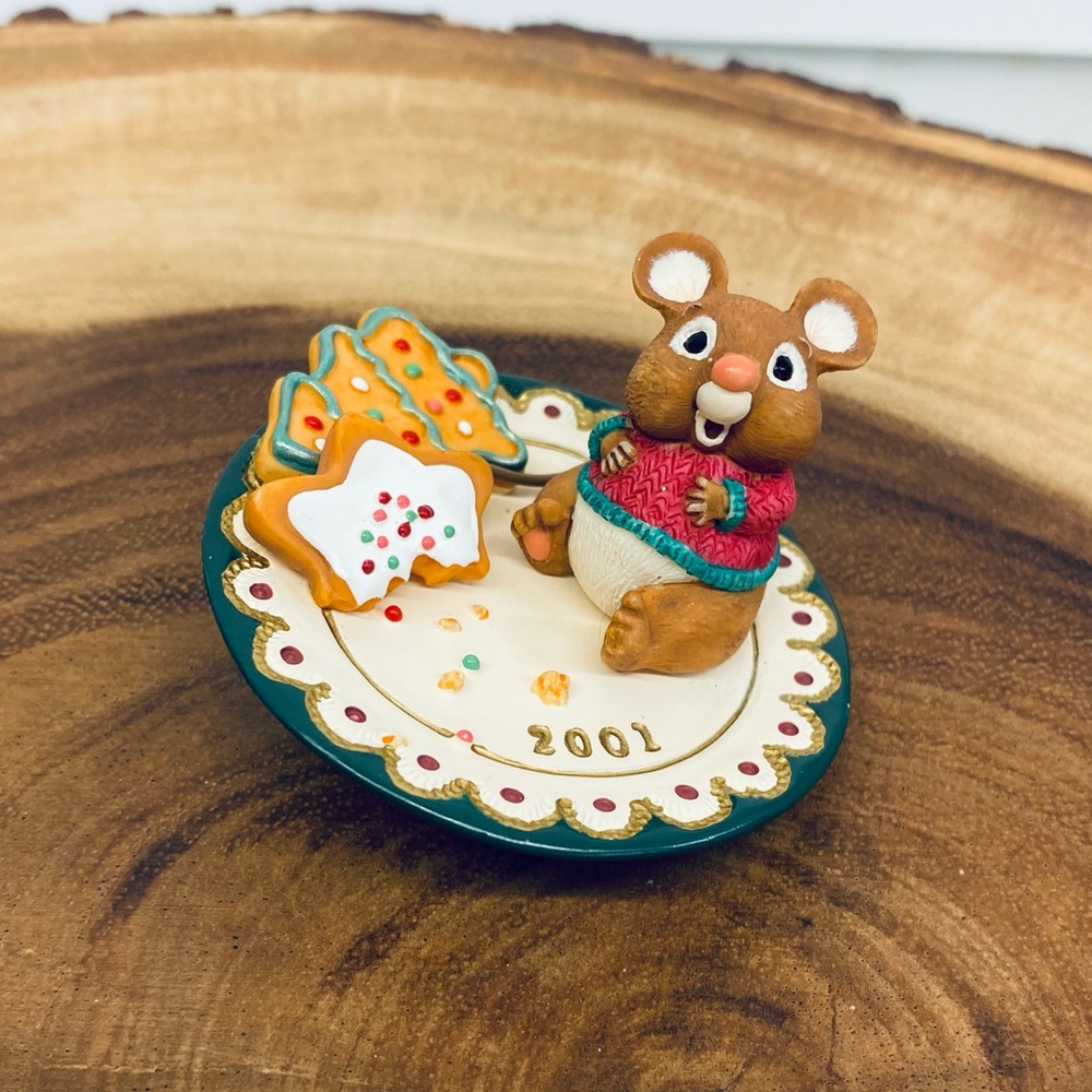 Hallmark Sharing Santa’s Snack 2001 Ornament
